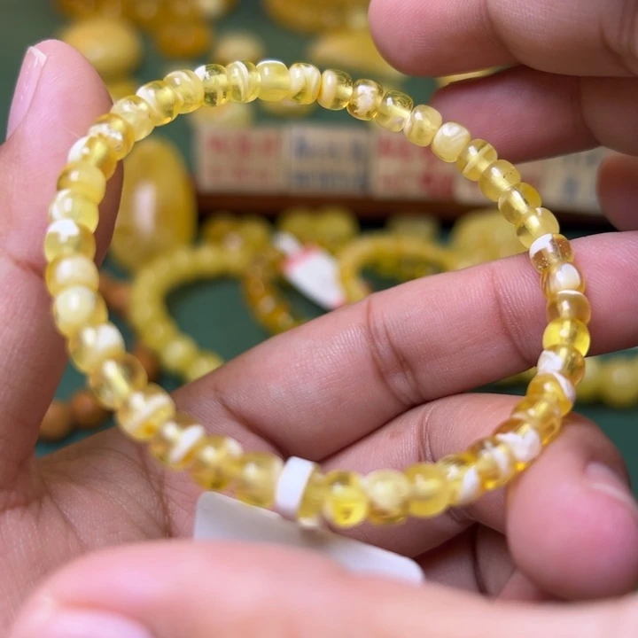 蜜蜡未镶嵌珠宝奇石