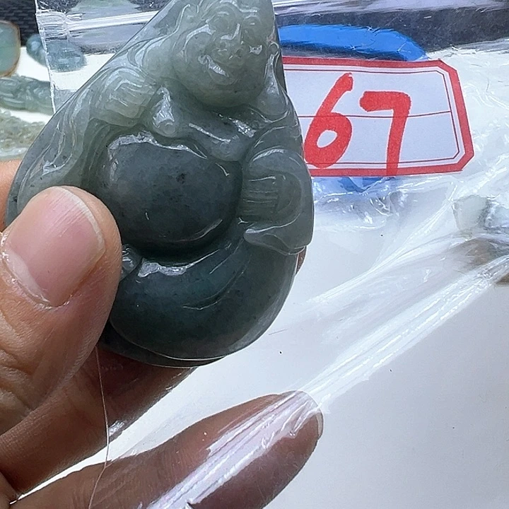 翡翠颈饰未镶嵌小**熙