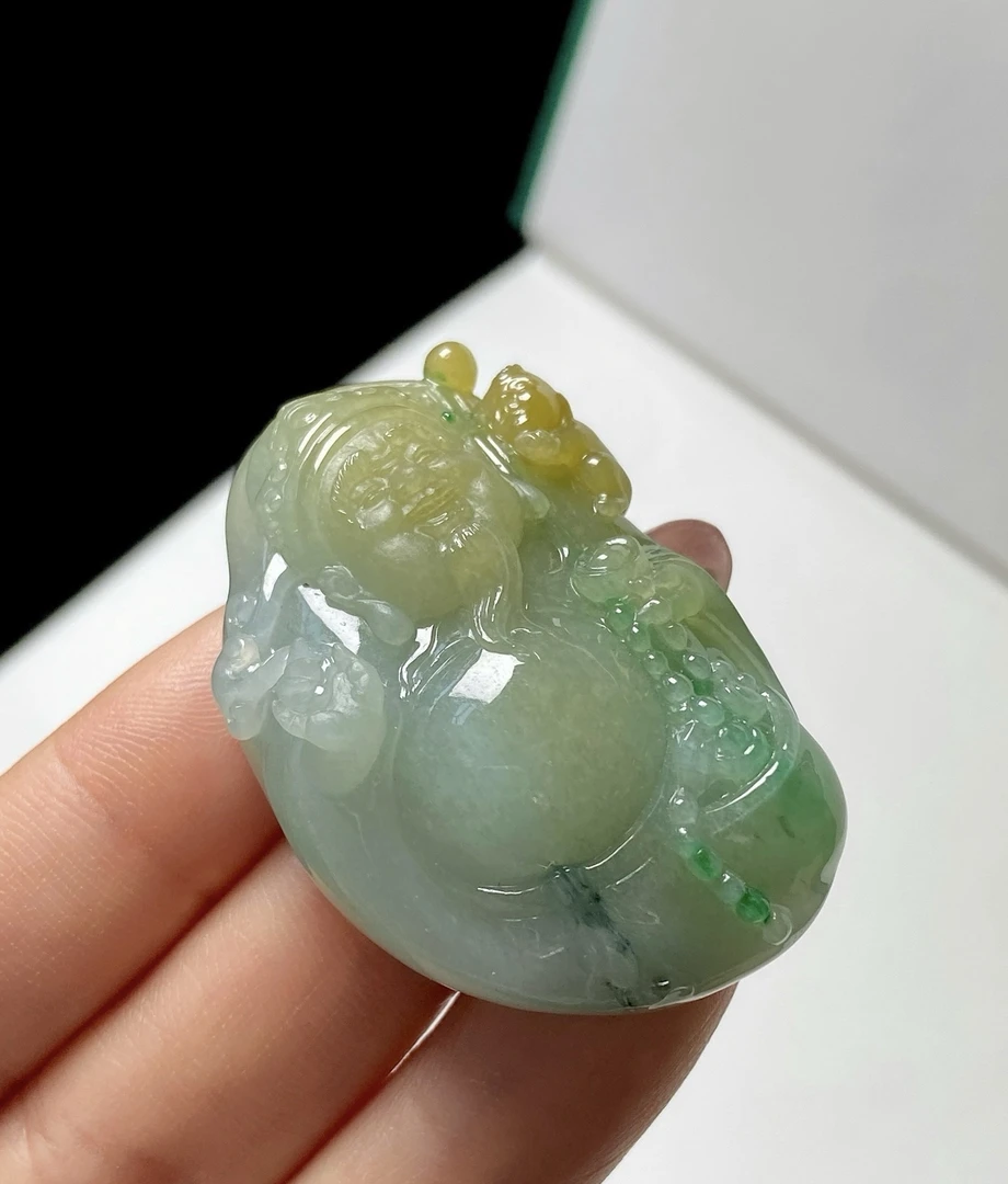 黄加绿双彩精雕财神挂件