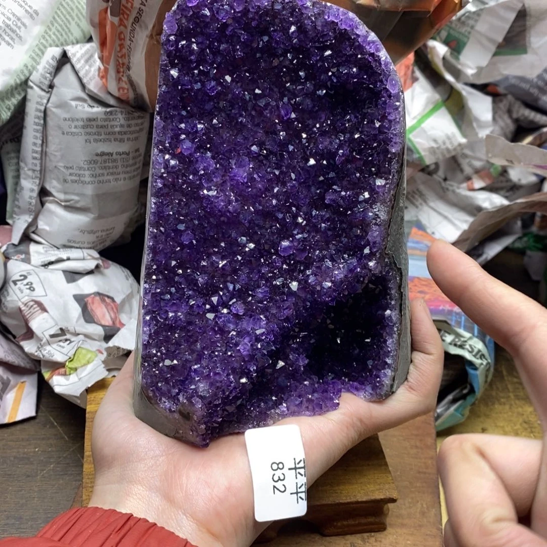 紫晶乌拉圭未镶嵌