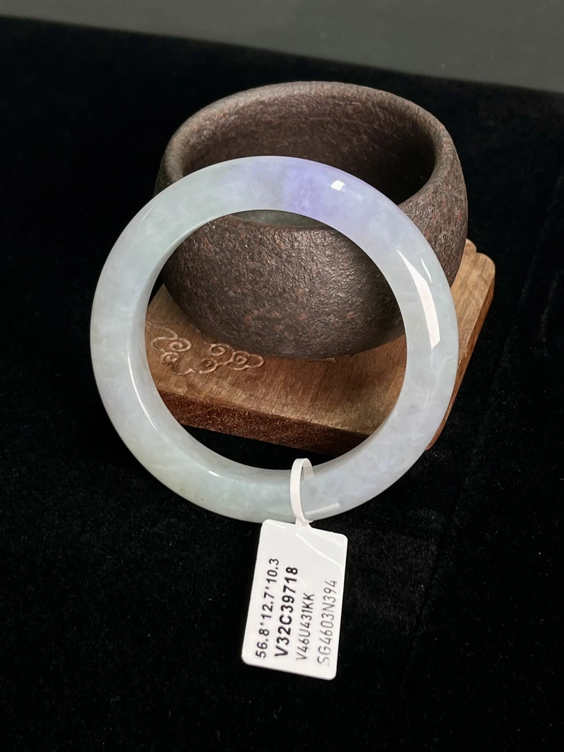 天然翡翠手镯56.8