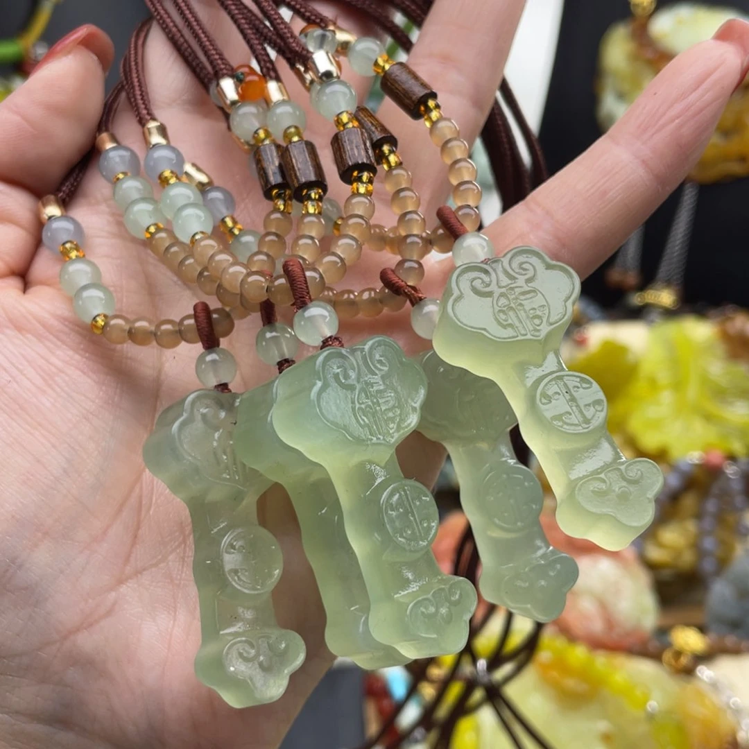 未镶嵌蛇纹石玉颈饰