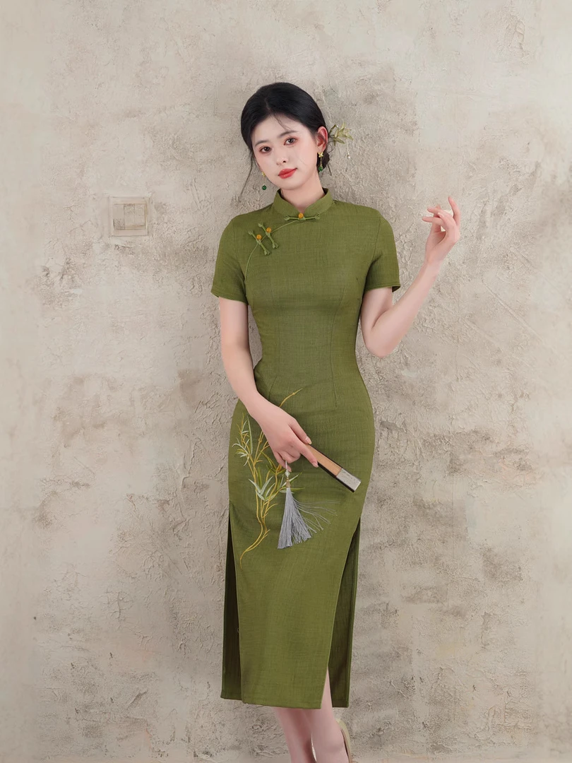 吴（绿竹）衣长115新款小清新显白绿色单层中长款刺绣竹子改良旗袍