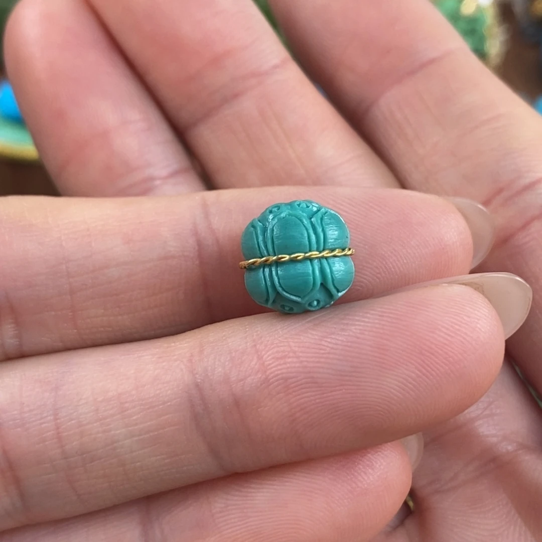 绿松石未镶嵌。并蒂莲