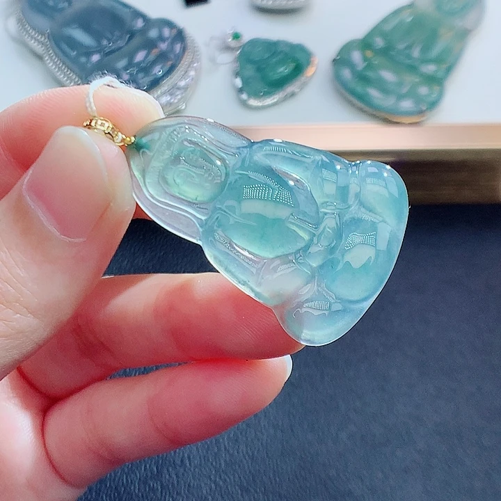 翡翠颈饰18K金镶嵌翡翠