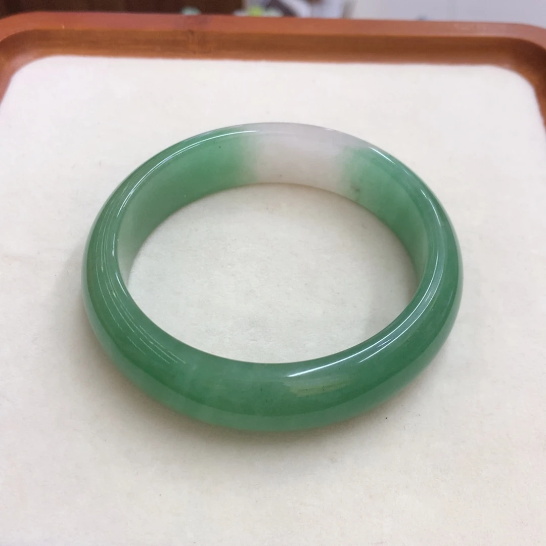 石英质玉未镶嵌手镯