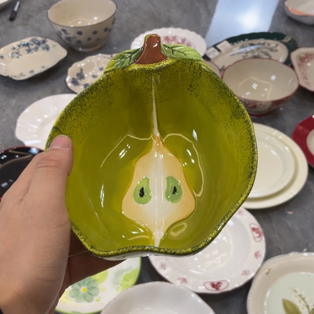 陶瓷微瑕餐具介意勿拍，满18飞！