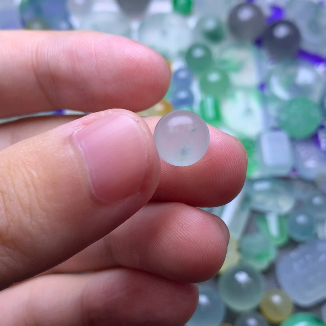 定制翡翠未镶嵌挂件