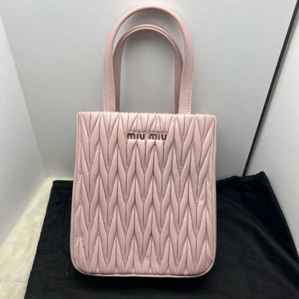 99新 MIU MIU/缪缪 裸粉色Matelasse手提包52F20020