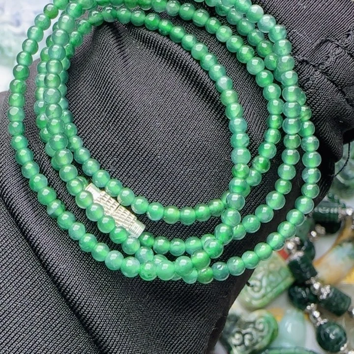 乐***贝翡翠未镶嵌颈饰天然A货