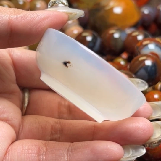 玛瑙/玉髓未镶嵌吊坠