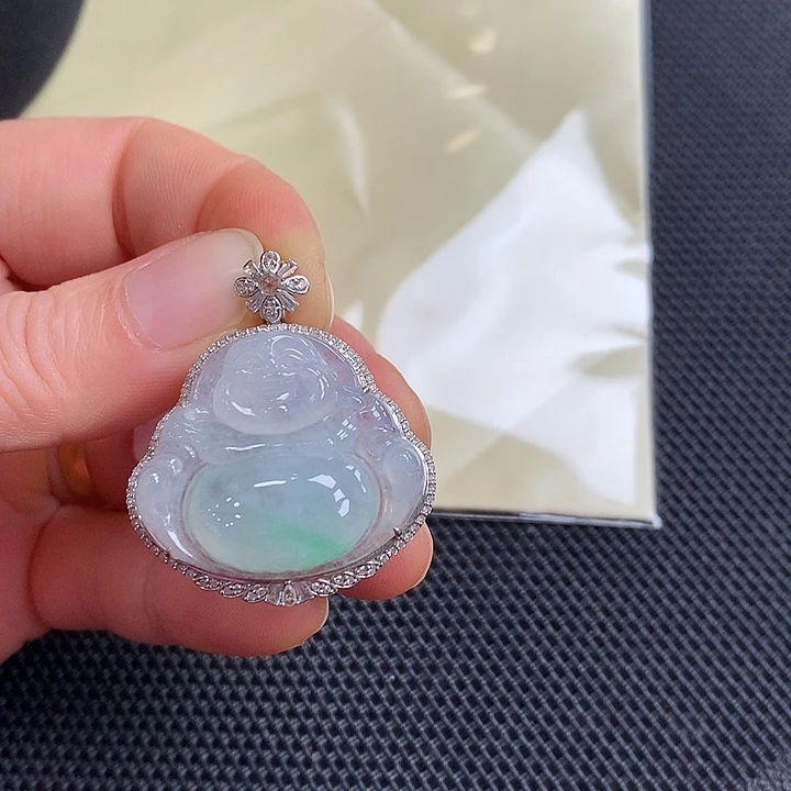翡翠18K金镶嵌颈饰佛公