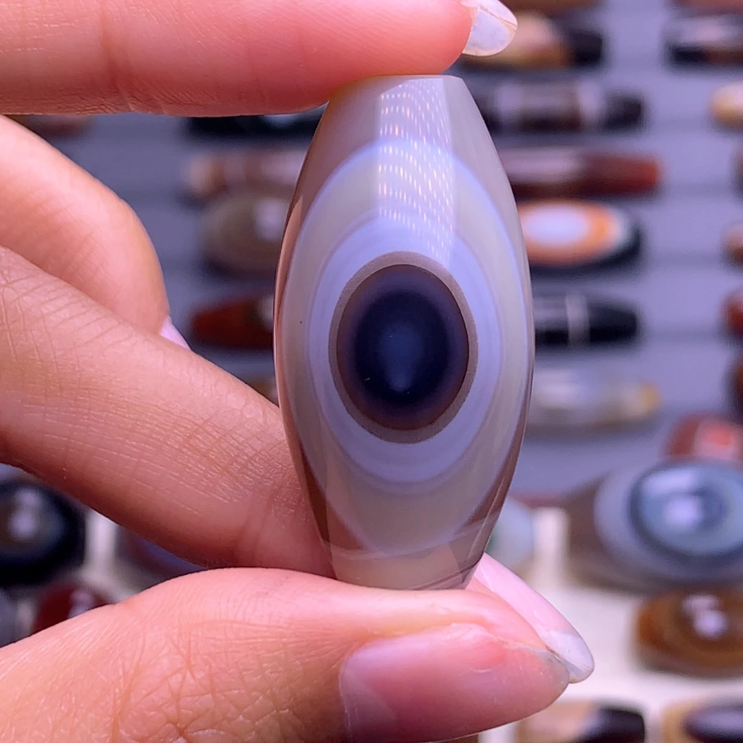 玛瑙/玉髓颈饰未镶嵌红**典