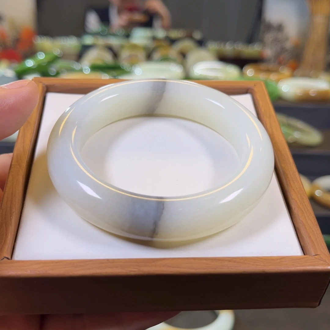 和田玉未镶嵌手镯56.57