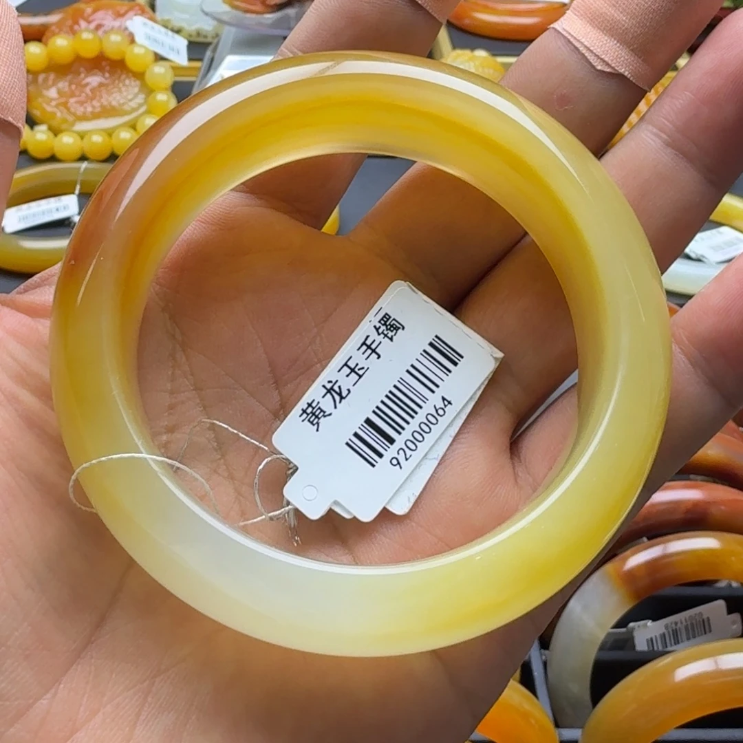 石英质玉（黄龙玉）未镶嵌颈饰3