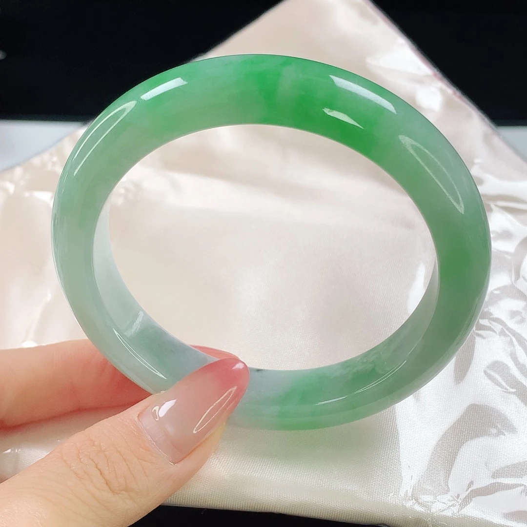 翡翠手镯未镶嵌60.9圈670翡翠