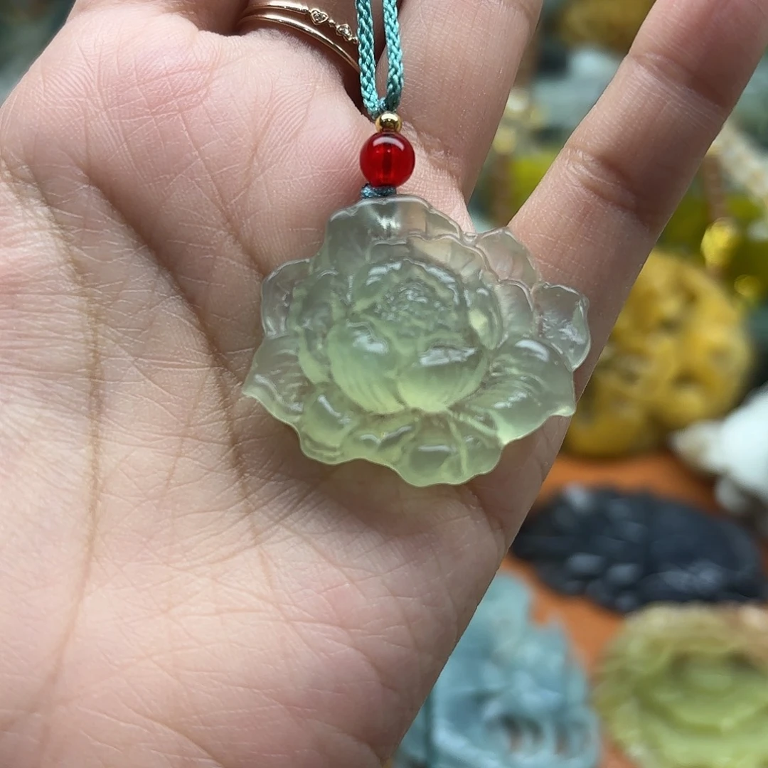 蛇纹石玉未镶嵌吊坠