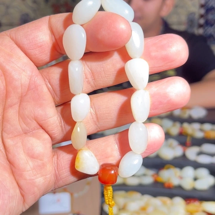 和田玉未镶嵌手链