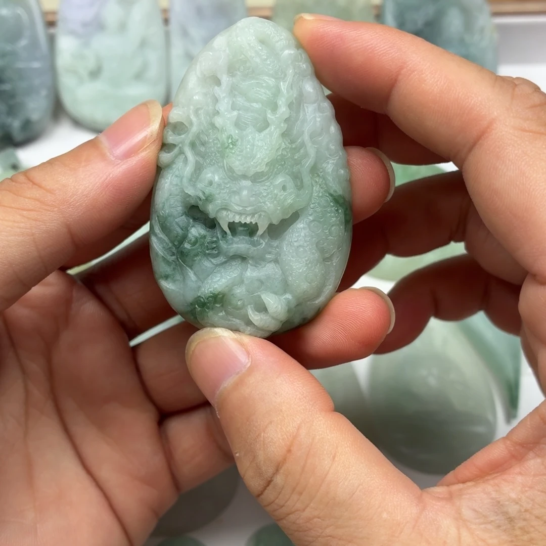 未镶嵌定制翡翠龙牌
