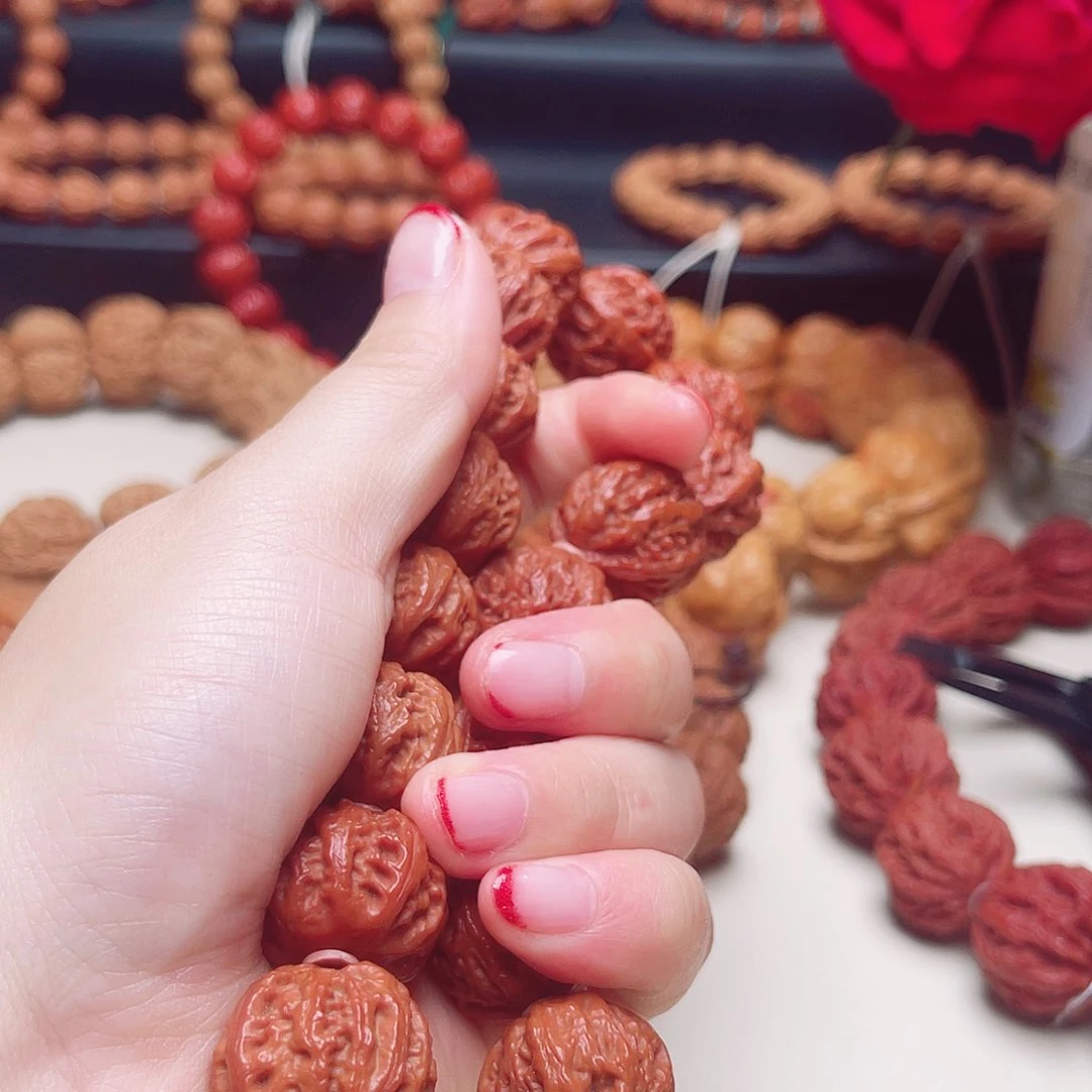 文玩核桃吊坠珊瑚纹