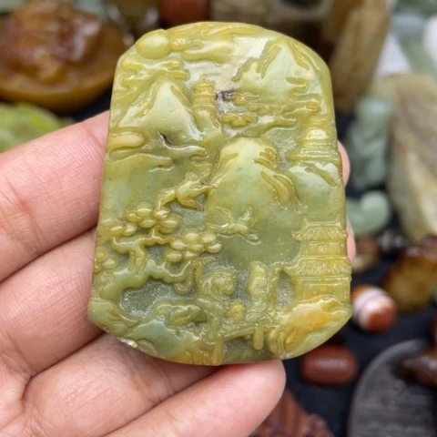 蛇纹石玉未镶嵌颈饰6