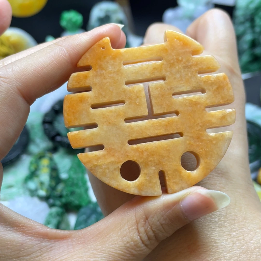 翡翠颈饰未镶嵌元*?牌子