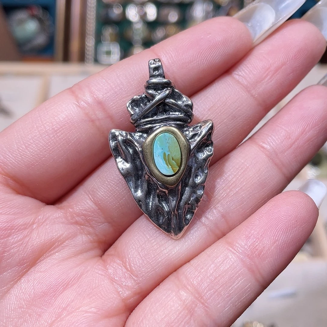 J***a绿松石银S925镶嵌颈饰吊坠