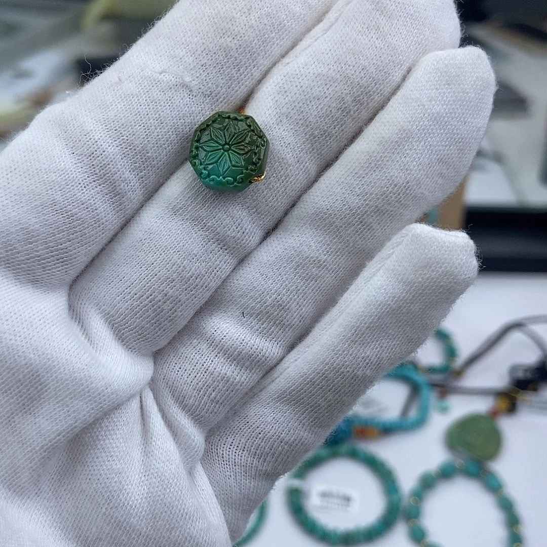 绿松石未镶嵌珠宝奇石