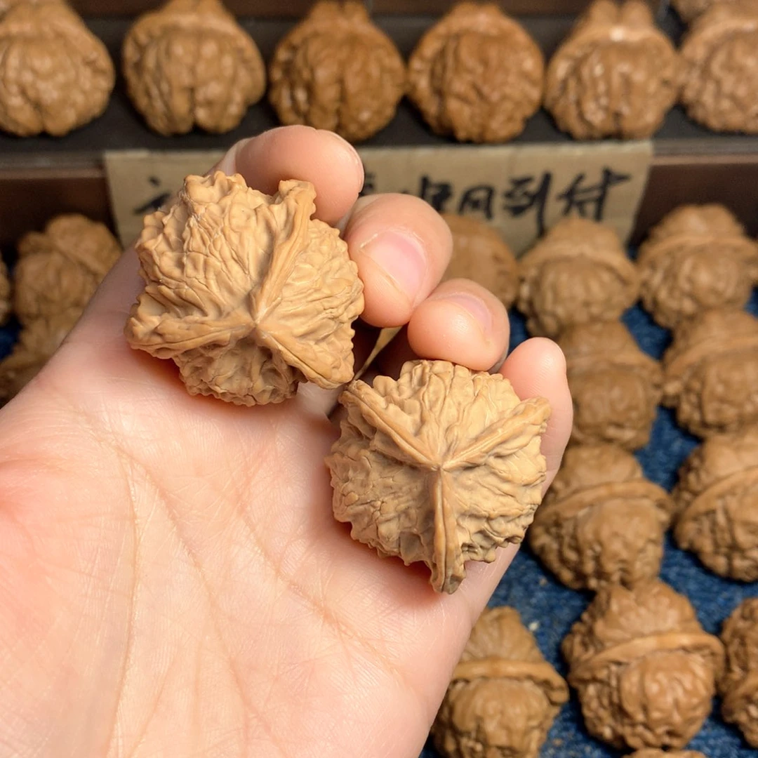 桃核吊坠仅***惜盘山三棱