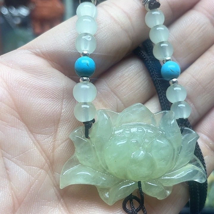 未镶嵌蛇纹石玉颈饰