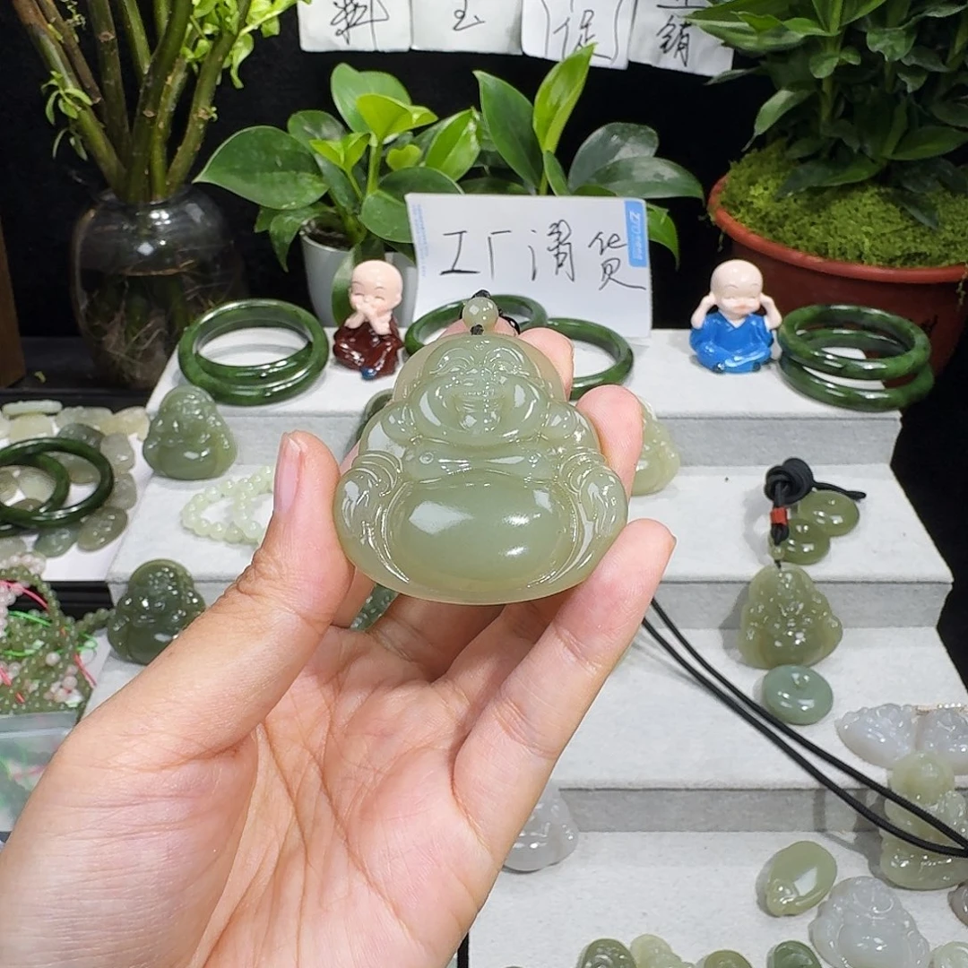 风***つ和田玉未镶嵌颈饰