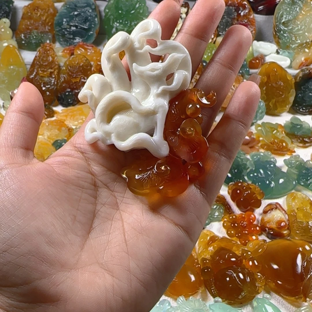 蛇纹石玉颈饰未镶嵌鹤**元