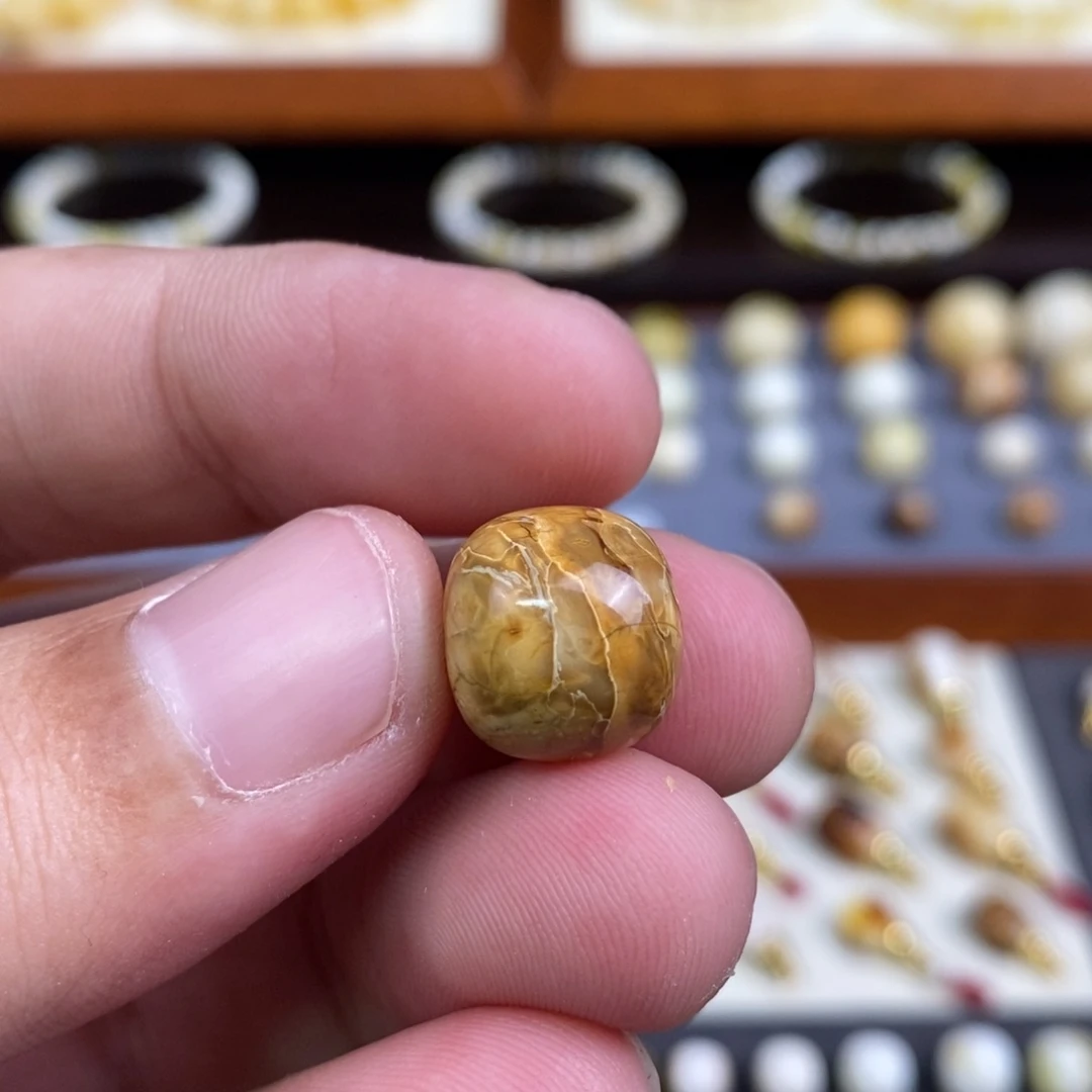 蜜蜡未镶嵌裸石配饰沁色老型尺寸13.3