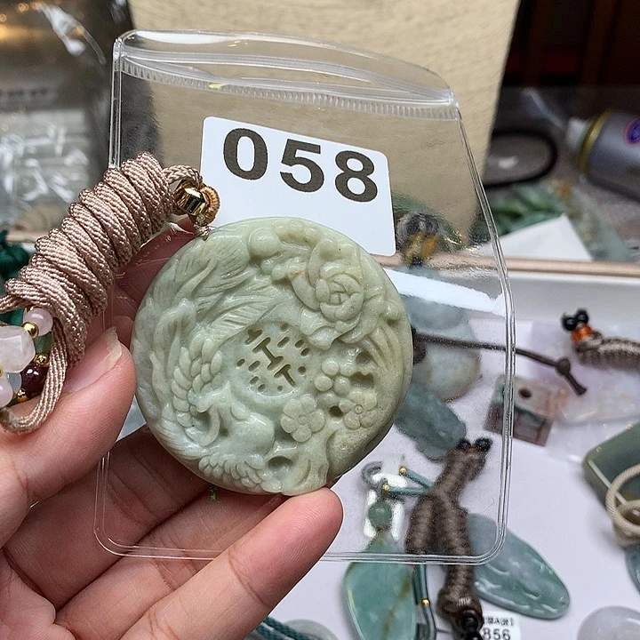 翡翠颈饰未镶嵌＊**罗翡翠