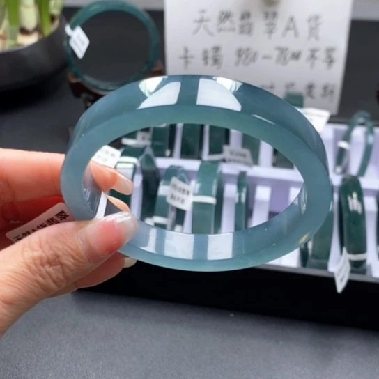 翡翠手镯未镶嵌64尺寸