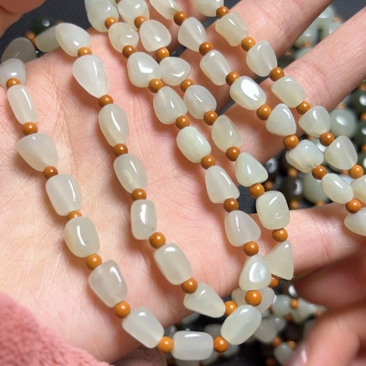 和田玉颈饰未镶嵌