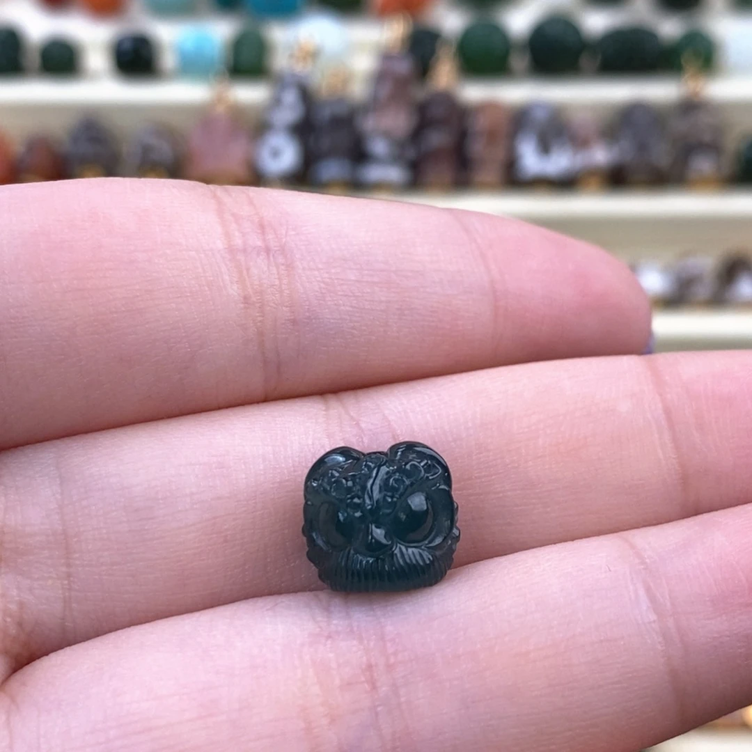 王***石翡翠未镶嵌颈饰单珠