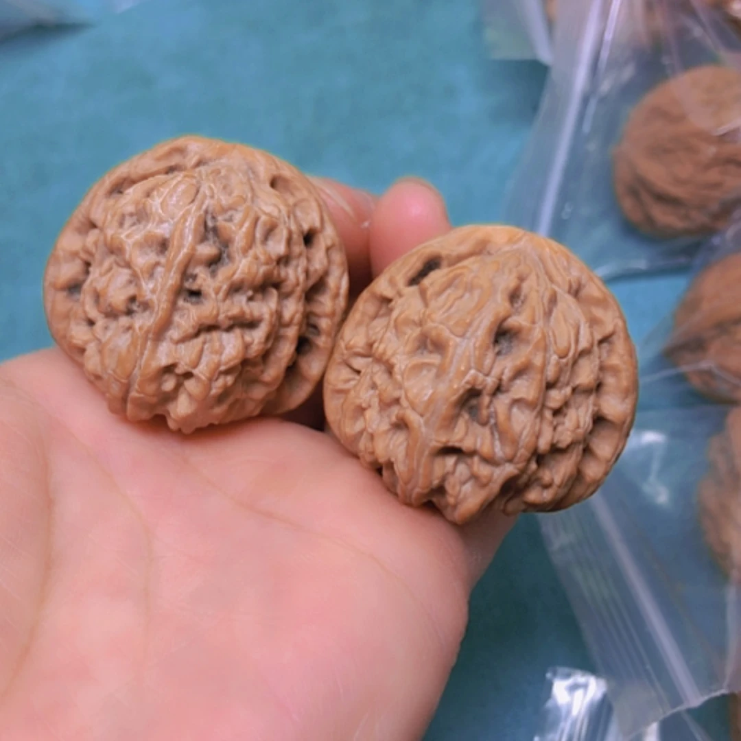 【闪购商品】摆件核桃37白狮子修尖