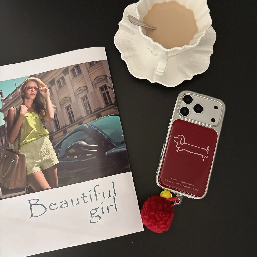 适用iPhone17Promax电镀银色边框滴胶复古红色线条腊肠狗手机壳