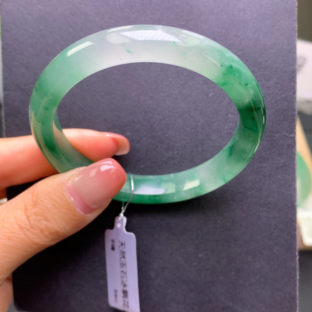 石英质玉（非洲翠）未镶嵌手镯