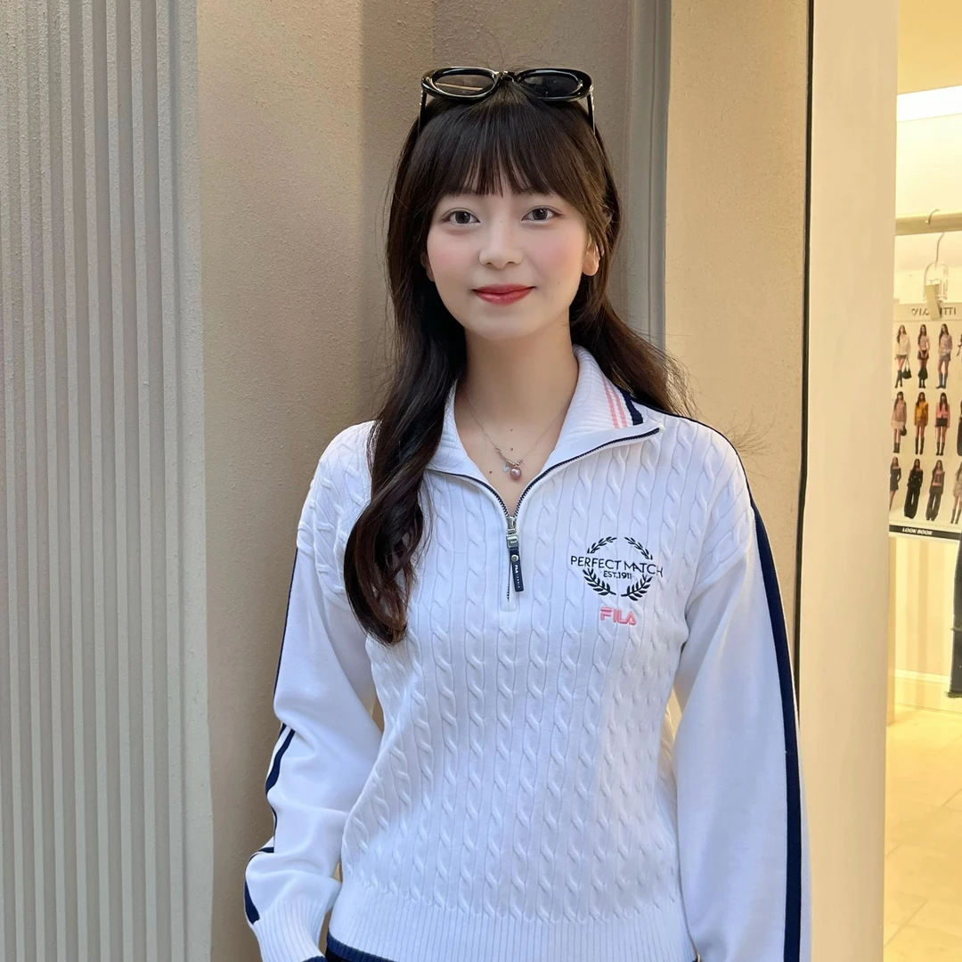 FILA斐乐女款春季休闲简约翻领打底衫欧若风A11W513403F