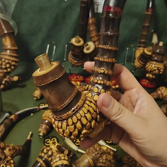 爱***福贵州特色竹根烟斗工艺品手把件