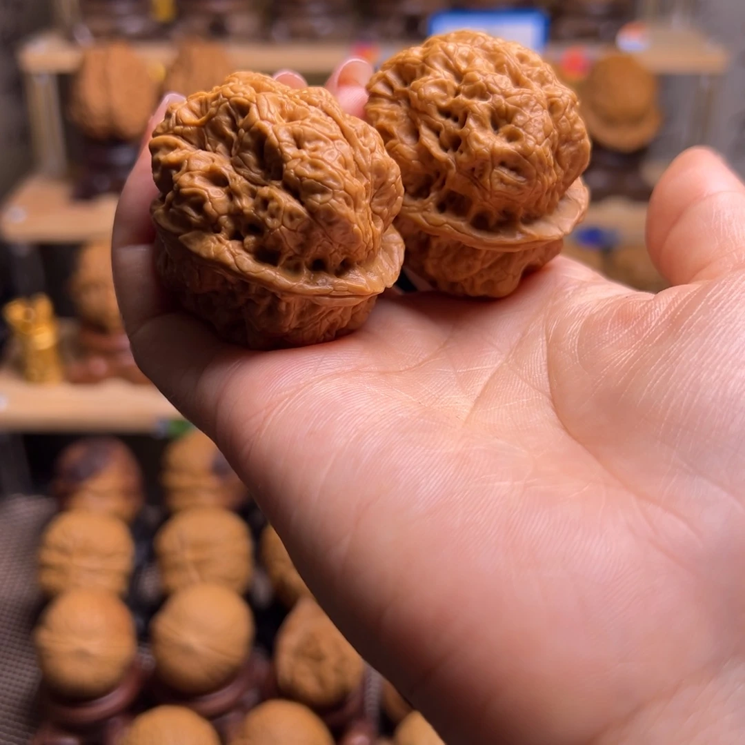 云***儿把件桃核灭霸H018