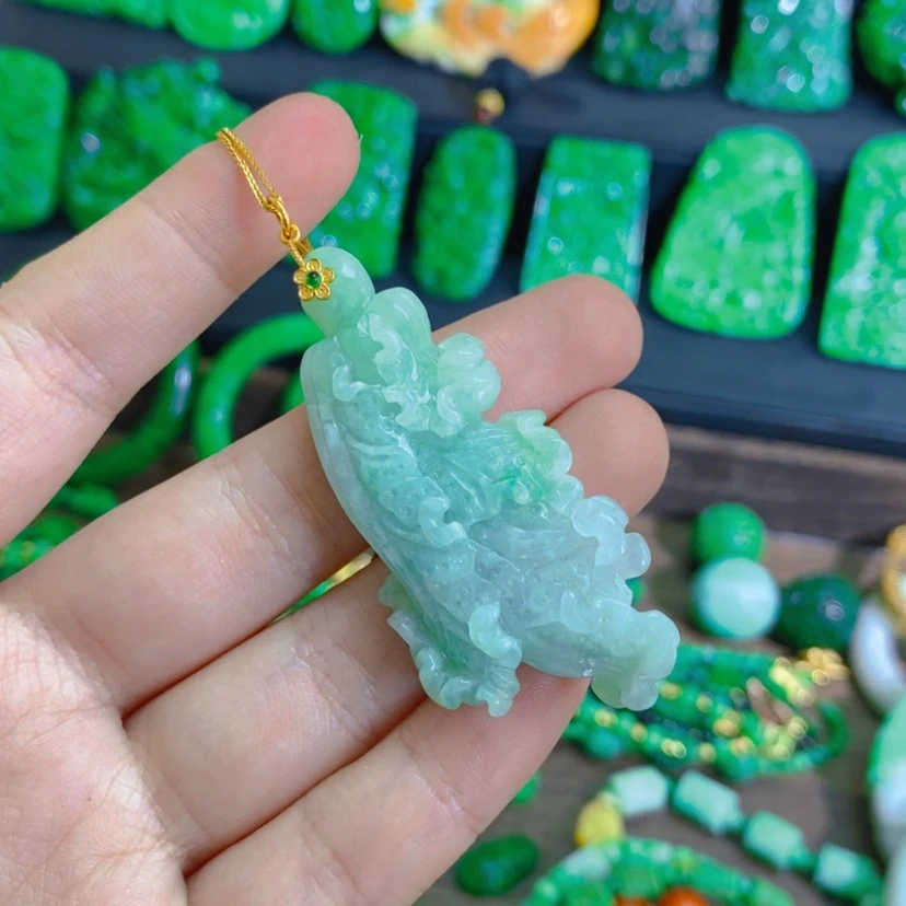 【闪购商品】翡翠未镶嵌颈饰吊坠