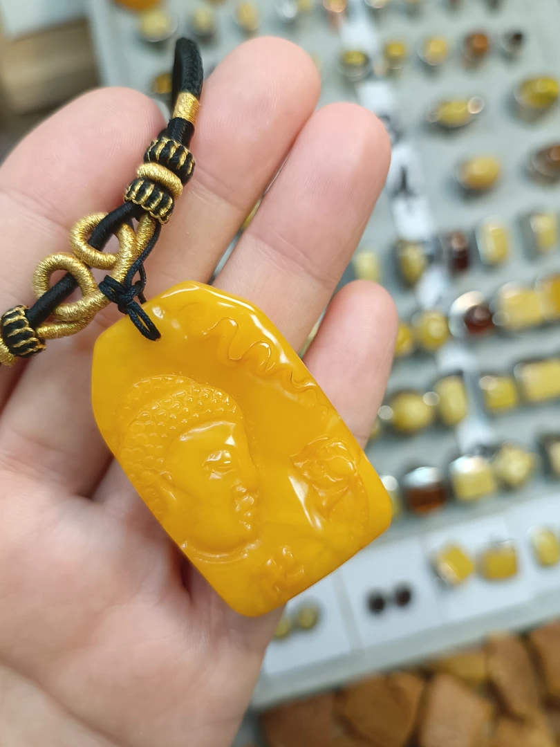 纯天然原矿无优化蜜蜡吊坠