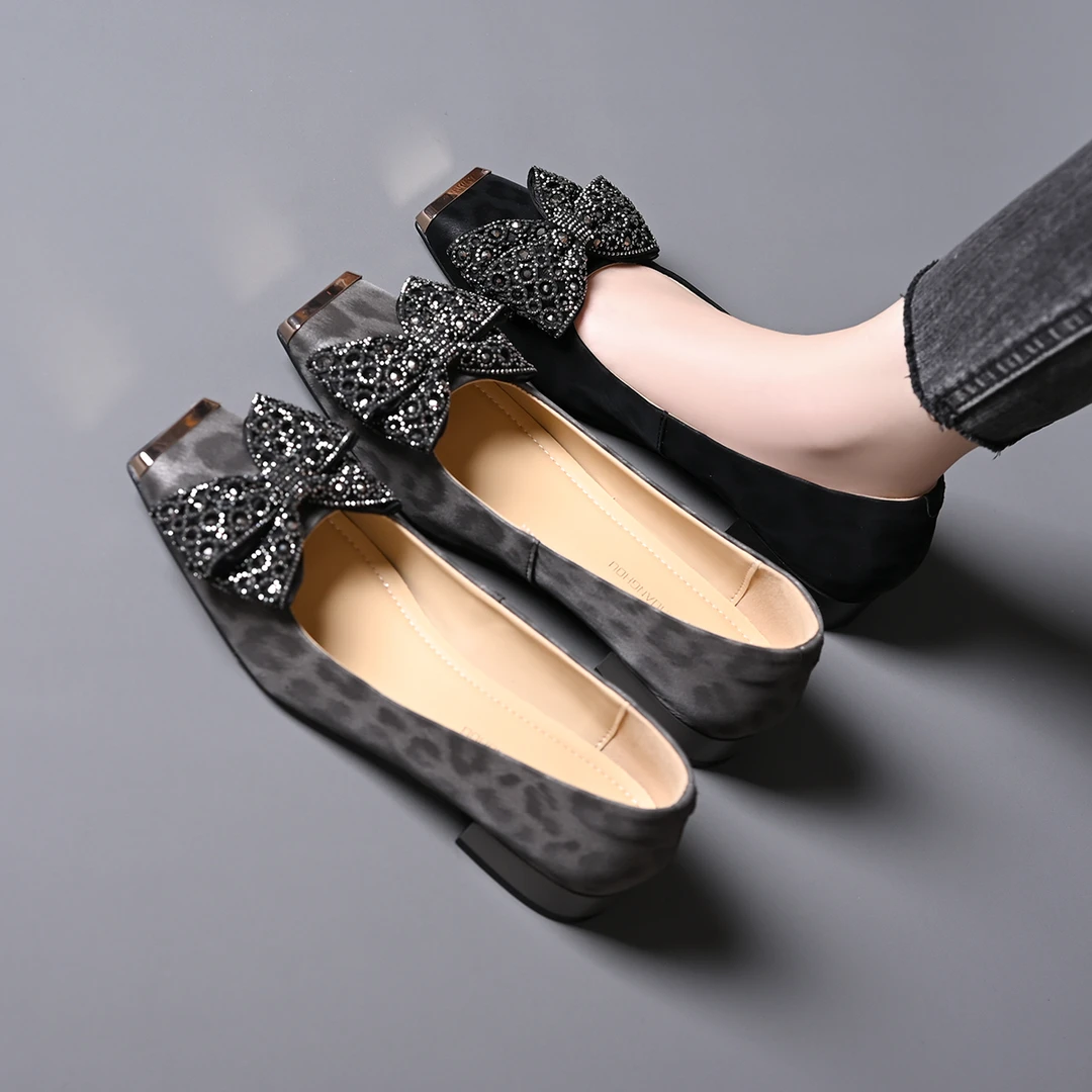 金属方头浅口单鞋女亮皮蝴蝶结软底豆豆鞋低跟时尚百搭一脚蹬瓢鞋