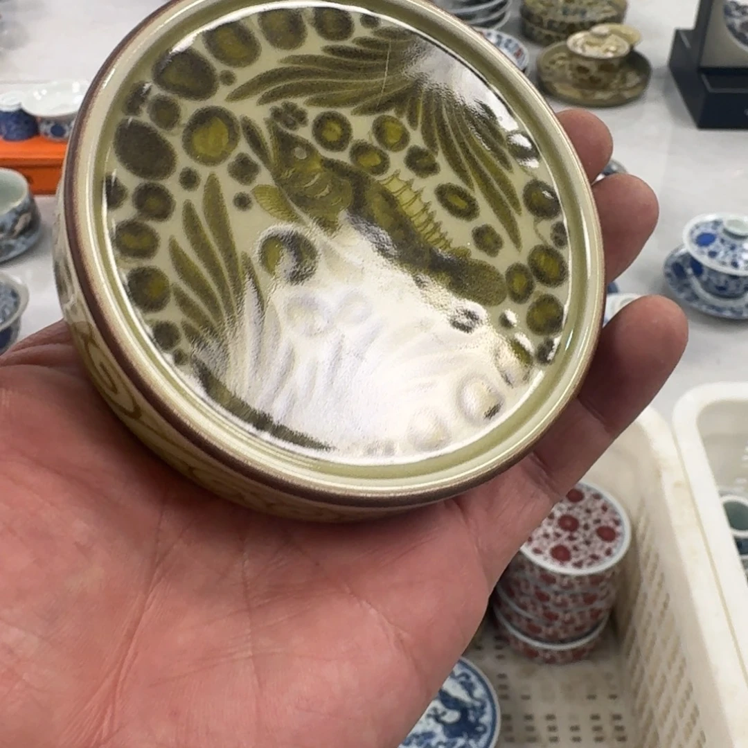 摆件釉里金鱼藻纹盖置