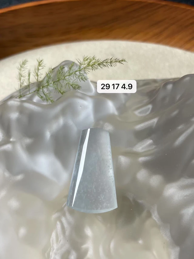 天然a货缅甸翡翠高冰起光方牌吊坠