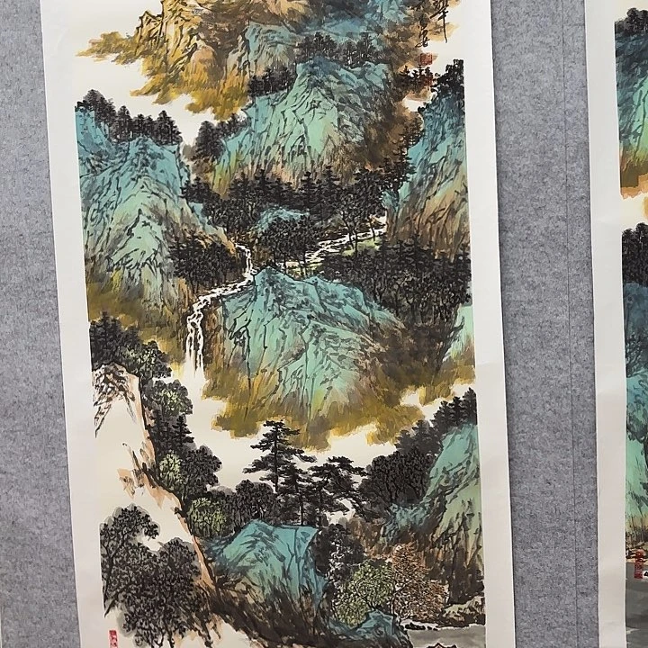 国画花鸟等图案为一体而成