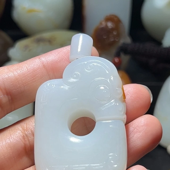 玩***志和田玉未镶嵌颈饰